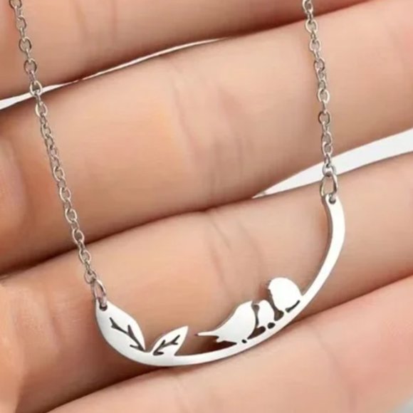 Silver Three Little Birds Necklace stainless 18" NEW! - Picture 1 of 7